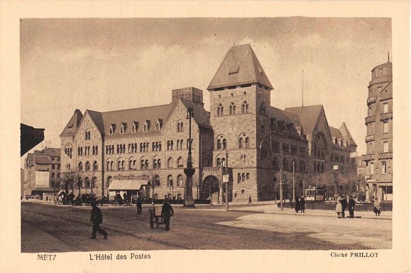 Carte postale ancienne Metz L'Hotel Des Postes à Metz