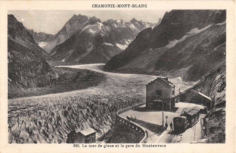 Carte postale ancienne Chamonix La Mer De Glace Et Gare De Montenvers à Vers