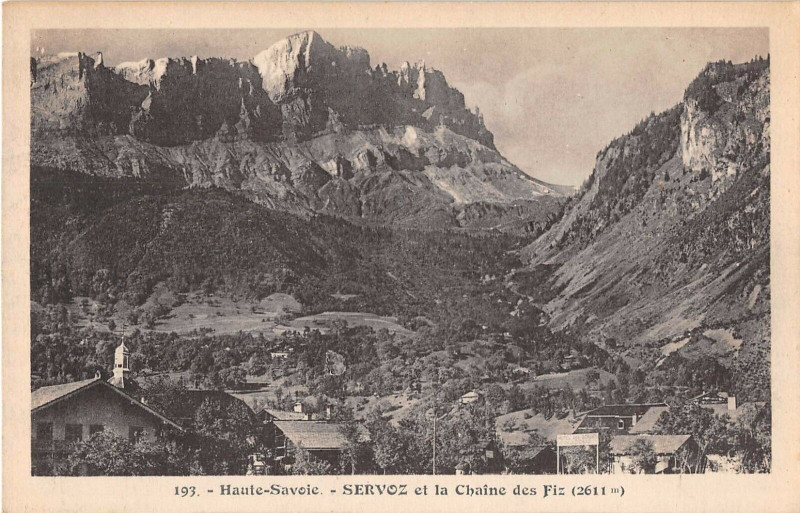Carte postale ancienne Servoz Et La Chaine Des Fiz à Servoz
