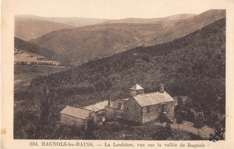 Carte postale ancienne Bagnols Les Bains La Loubiere Vue Sur La Vallee De Bagnols