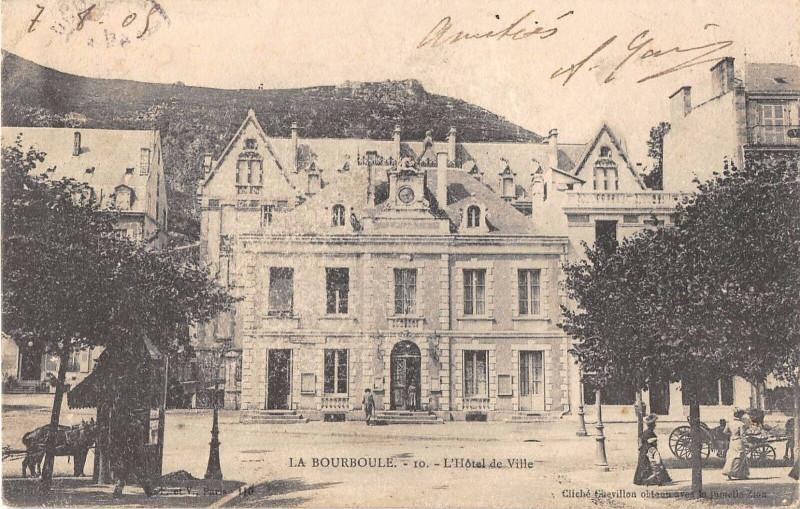 Carte postale ancienne La Bourboule L'Hotel De Ville à La Bourboule