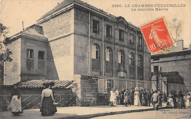 Carte postale ancienne Le Chambon Feugerolles La Nouvelle Mairie au Chambon-Feugerolles