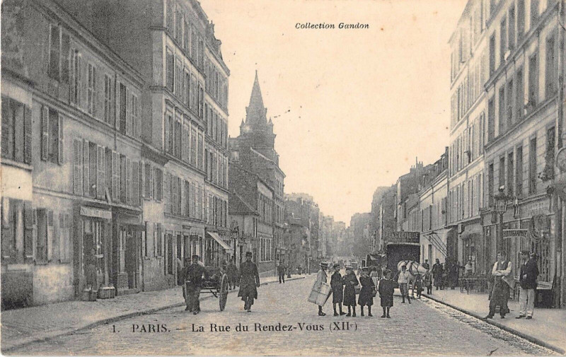 Carte postale ancienne Paris XIIe Rue Du Rendez Vous à Paris 12e