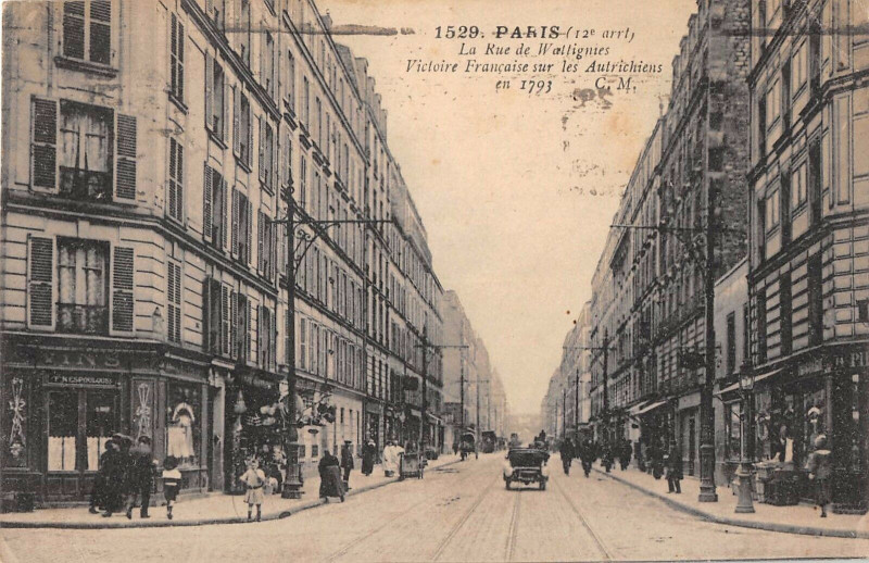 Carte postale ancienne Paris XIIe La Rue De Wattignies à Paris 12e
