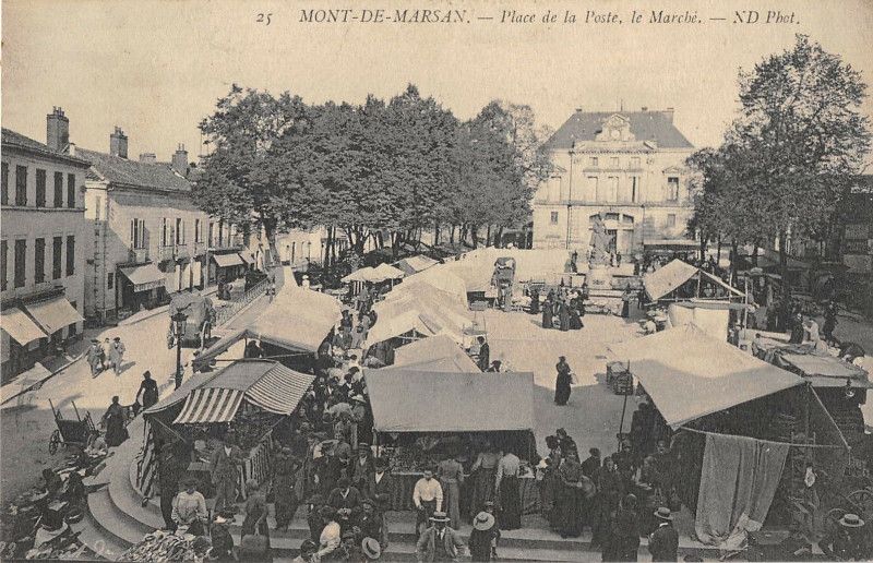 Carte postale ancienne Mont De Marsan Place De La Poste Le Marche à Mont-de-Marsan