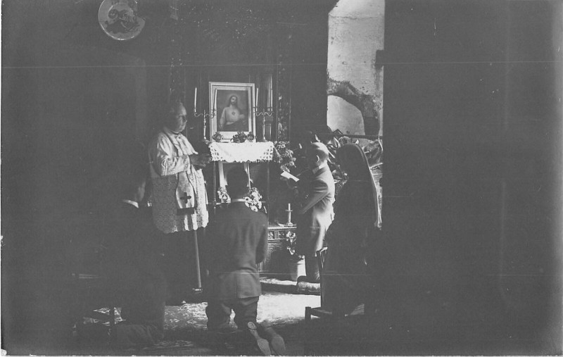 Carte postale ancienne Carte Photo Des Pyrenees Orientales Figurant Un Retable D'Eglise Dans 66 à Py