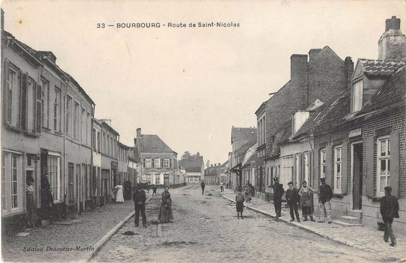 Carte postale ancienne Bourbourg Route De Saint Nicolas à Bourbourg