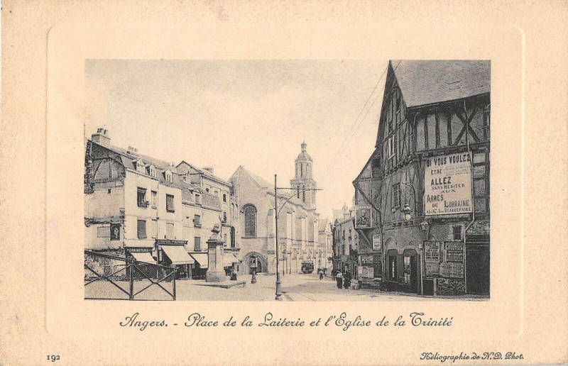 Carte postale ancienne Angers Place De La Laiterie à Angers