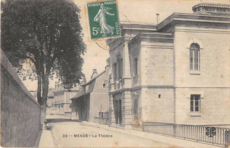 Carte postale ancienne Mende Le Theatre à Mende