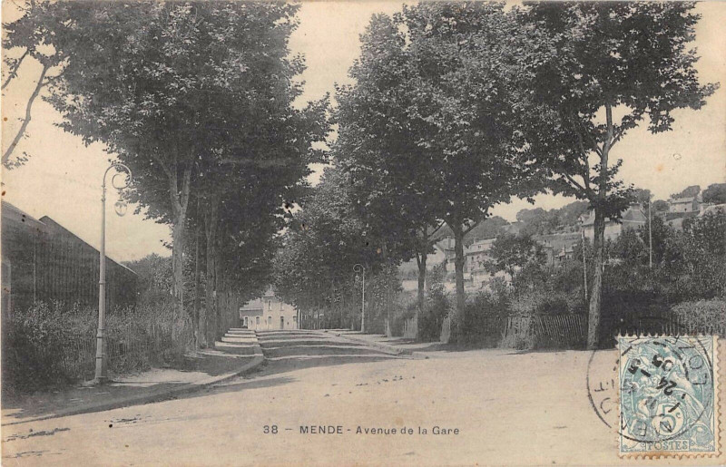 Carte postale ancienne Mende Avenue De La Gare à Mende