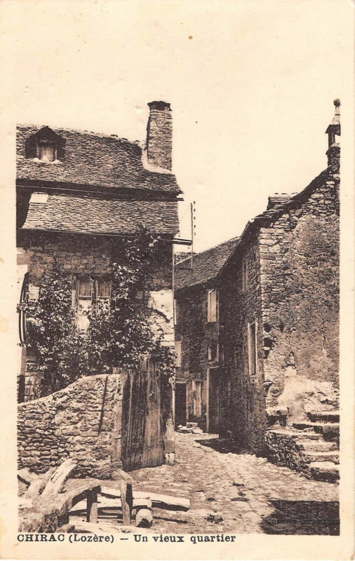 Carte postale ancienne Chirac Un Vieux Quartier