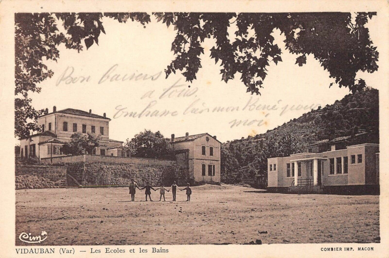 Carte postale ancienne Vidauban Les Ecoles Et Les Bains à Vidauban