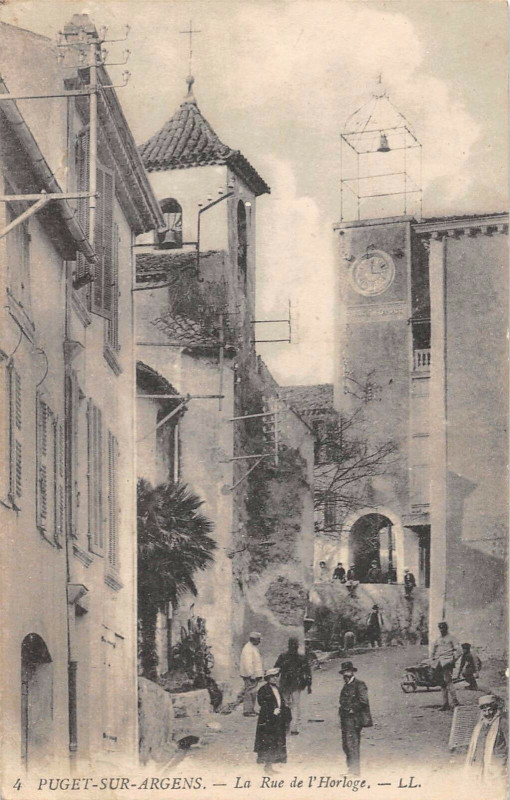 Carte postale ancienne Puget Sur Argens La Rue De L'Horloge à Puget-sur-Argens