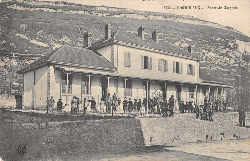 Carte postale ancienne Chindrieux L'Ecole Des Garcons à Chindrieux