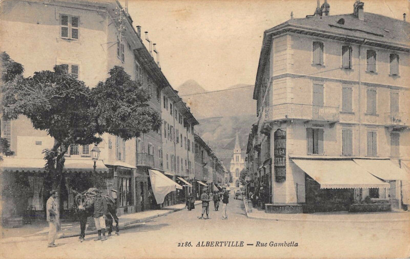 Carte postale ancienne Albertville Rue Gambetta à Albertville