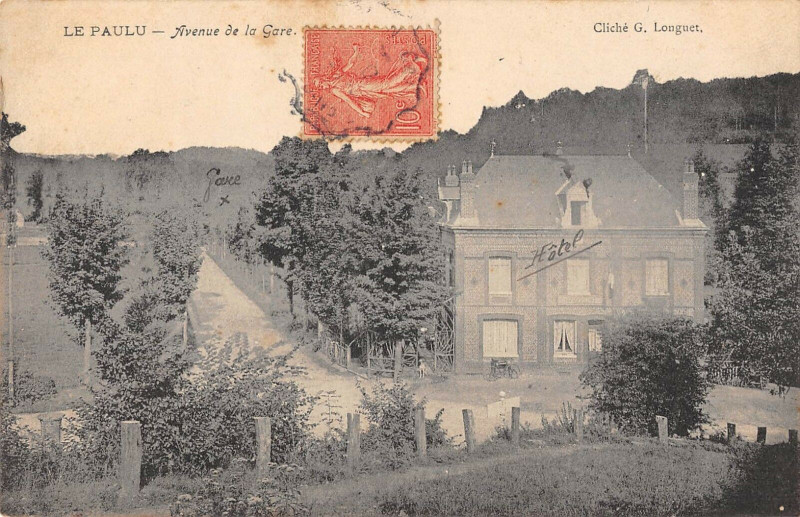 Carte postale ancienne Le Paulu Avenue De La Gare (cliché pas courant