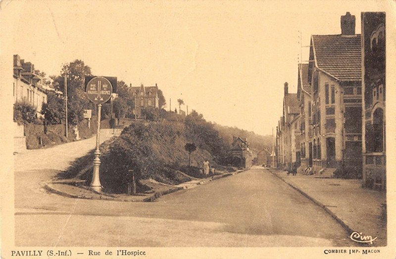 Carte postale ancienne Pavilly Rue De L'Hospice à Pavilly