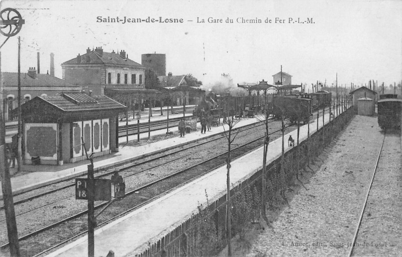 Carte postale ancienne Saint-Jean-de-Losne - La Gare du Chemin de Fer P.-L.-M. à Saint-Usage