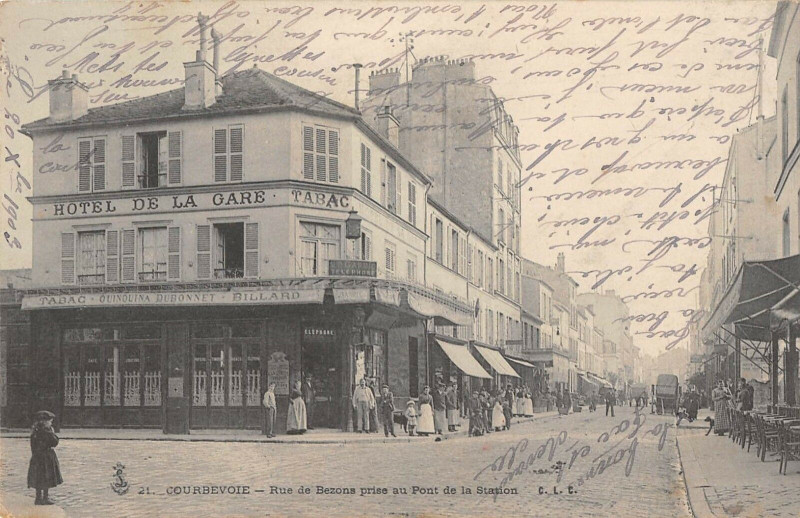 Carte postale ancienne Courbevoie Rue De Bezons Prise Au Pont De La Station (dos non divisé) à Courbevoie