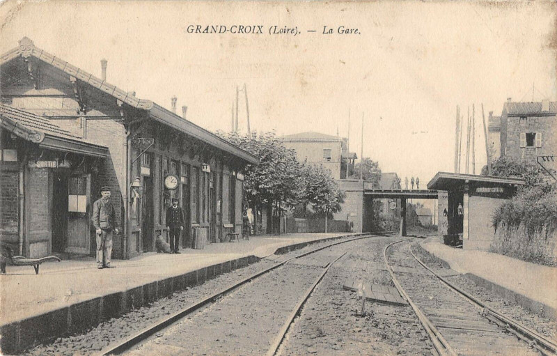 Carte postale ancienne Grand Croix La Gare