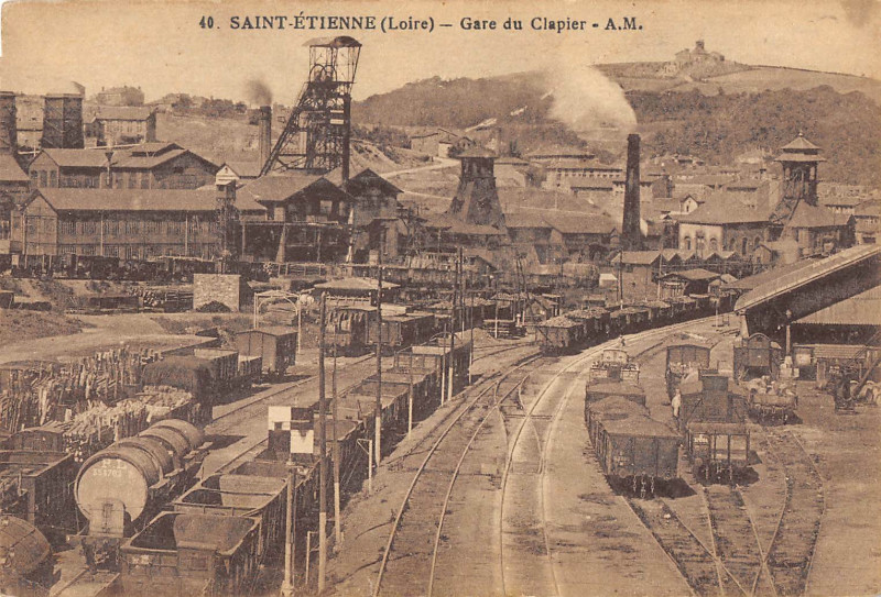 Carte postale ancienne Saint Etienne La Gare Du Clapier