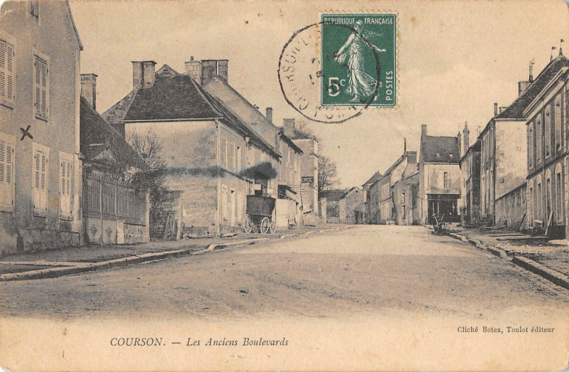 Carte postale ancienne Courson Les Anciens Boulevards