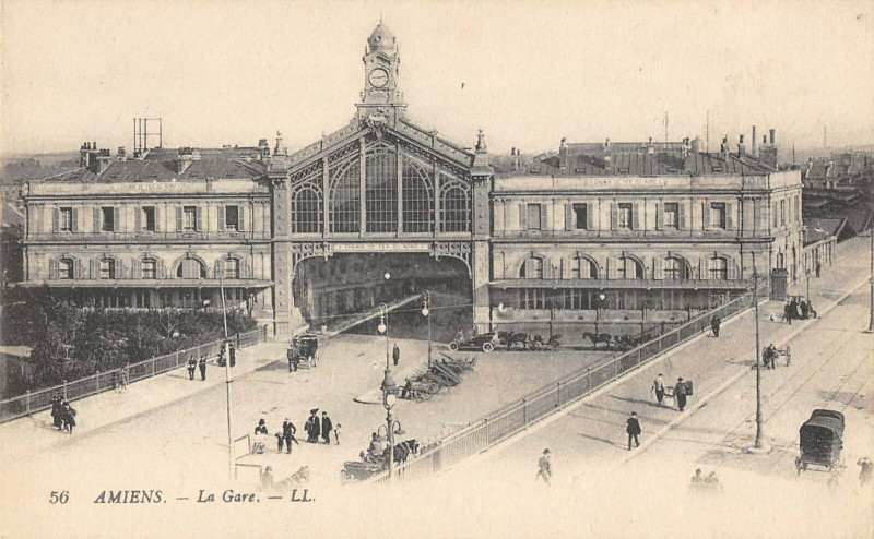 Carte postale ancienne Amiens La Gare à Amiens
