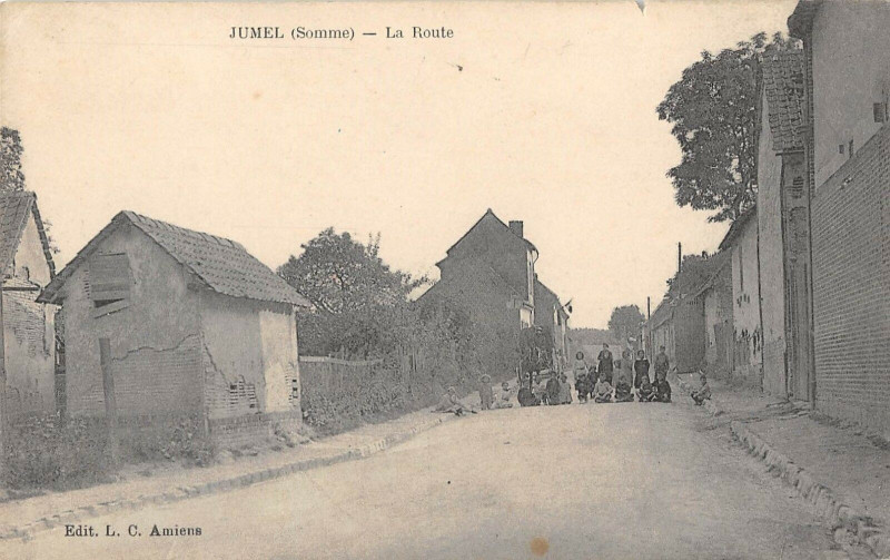 Carte postale ancienne Jumel La Route à Jumel