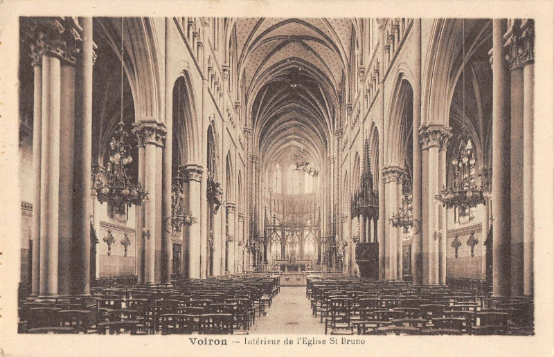 Carte postale ancienne Voiron Interieur Eglise Saint Bruno à Voiron