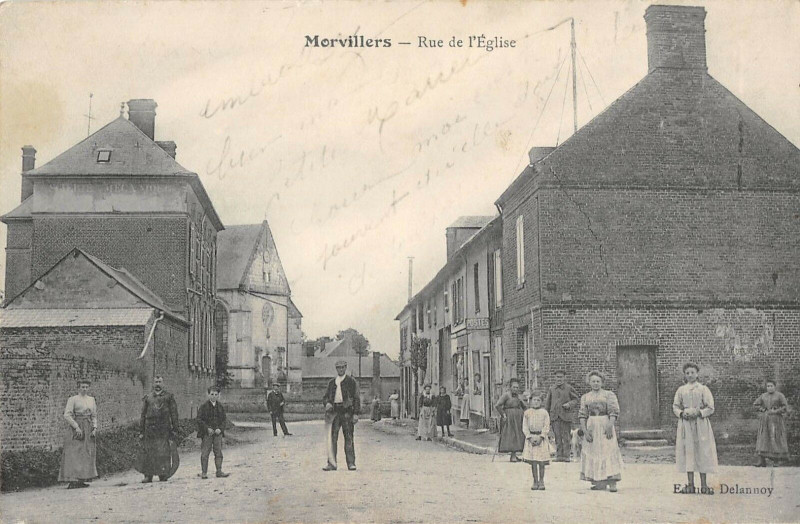 Carte postale ancienne Morvillers Rue De L'Eglise à Morvillers