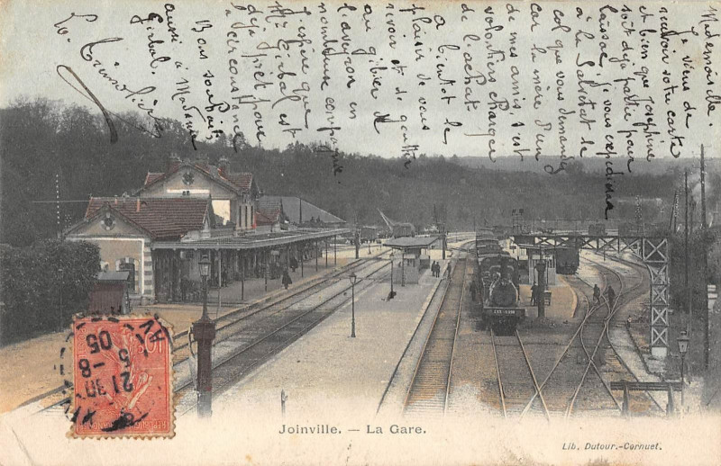 Carte postale ancienne Joinville La Gare (cliché colorisé Train à Joinville
