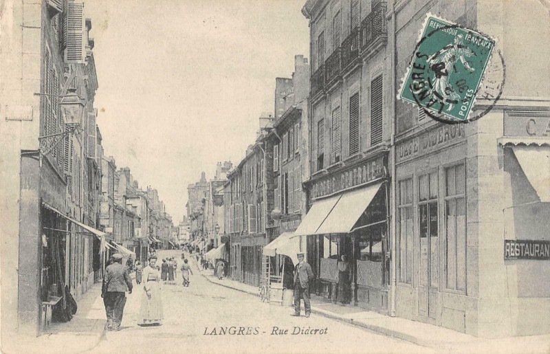 Carte postale ancienne Langres Rue Diderot à Langres
