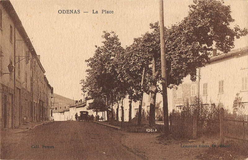Carte postale ancienne Odenas La Place à Odenas