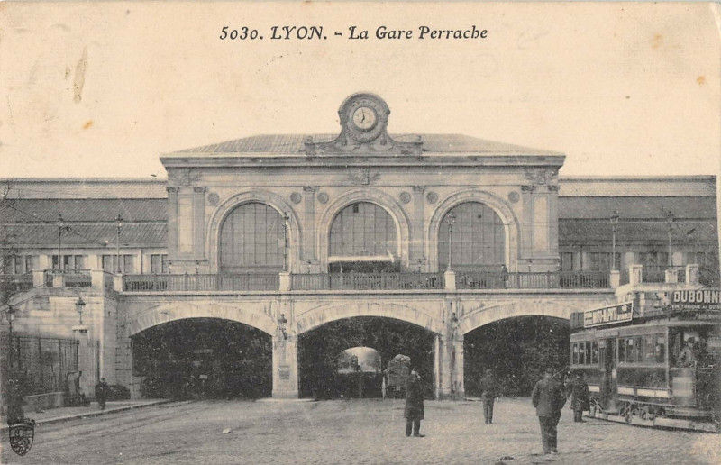 Carte postale ancienne Lyon La Gare Perrache à Lyon
