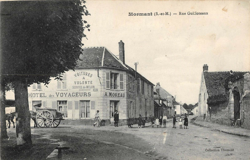 Carte postale ancienne Mormant Rue Guilloteaux à Mormant