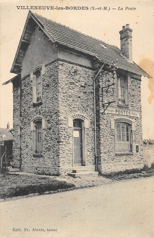 Carte postale ancienne Villeneuve Les Bordes La Poste à Villeneuve-les-Bordes