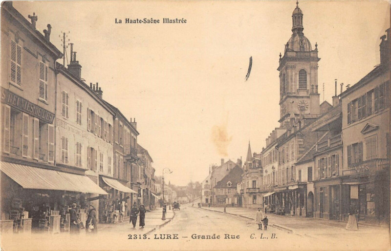 Carte postale ancienne Lure Grande Rue à Lure