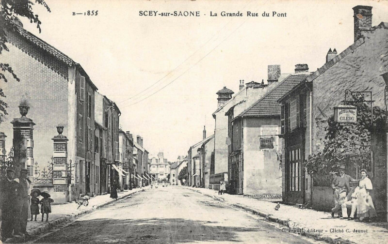 Carte postale ancienne Scey Sur Saone La Grande Rue Du Pont