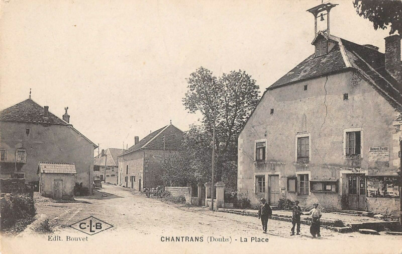 Carte postale ancienne Chantrans La Place à Chantrans