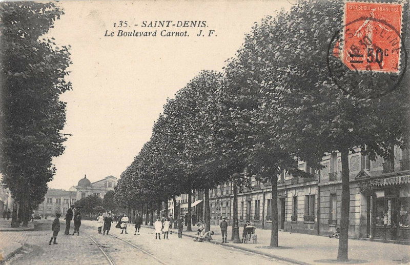 Carte postale ancienne Saint Denis Le Boulevard Carnot à Saint-Denis