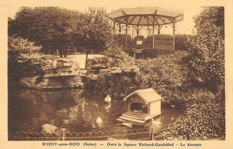 Carte postale ancienne Rosny Sous Bois Dans Le Square Richard Gardebled Kiosque à Rosny-sous-Bois