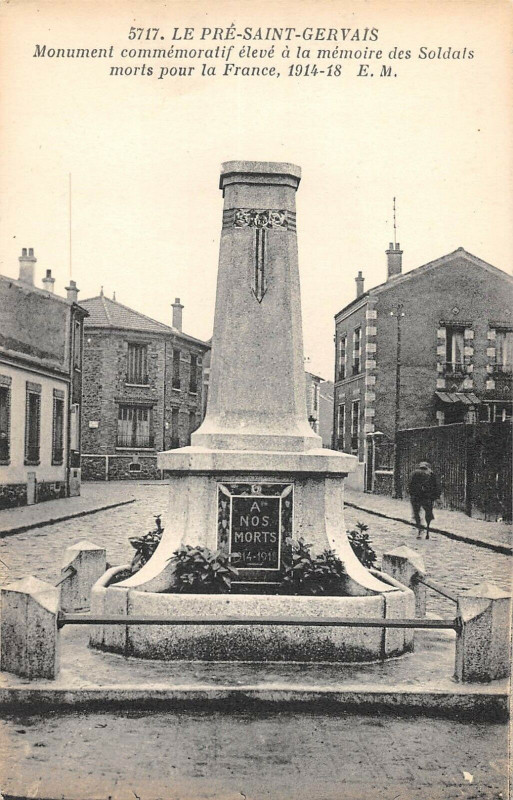 Carte postale ancienne Le Pre Saint Gervais Monument Commemoratif
