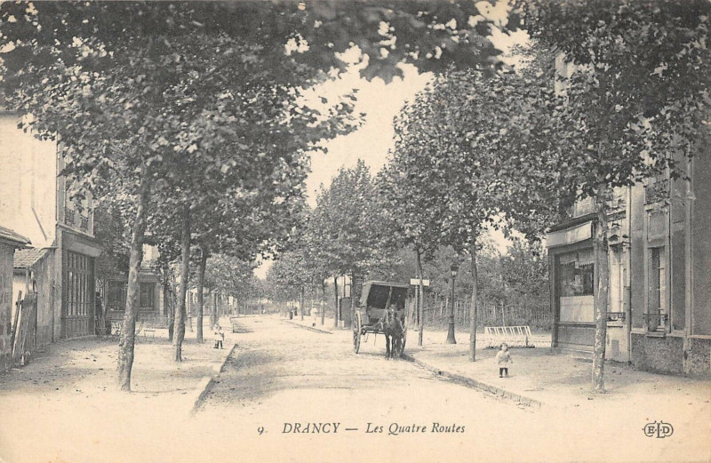 Carte postale ancienne Drancy Les 4 Routes à Drancy