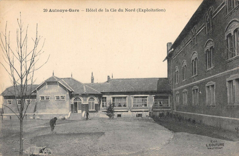 Carte postale ancienne Aulnoye Gare Hotel De La Cie Du Nord Exploitation