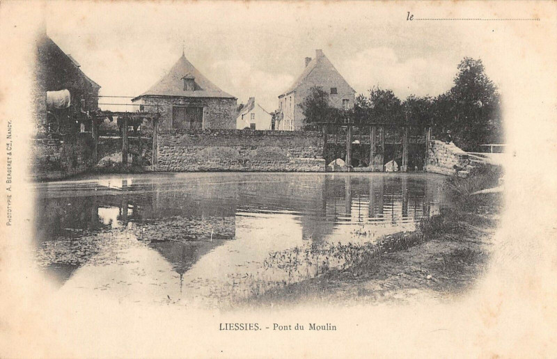 Carte postale ancienne Liessies Pont Du Moulin à Liessies