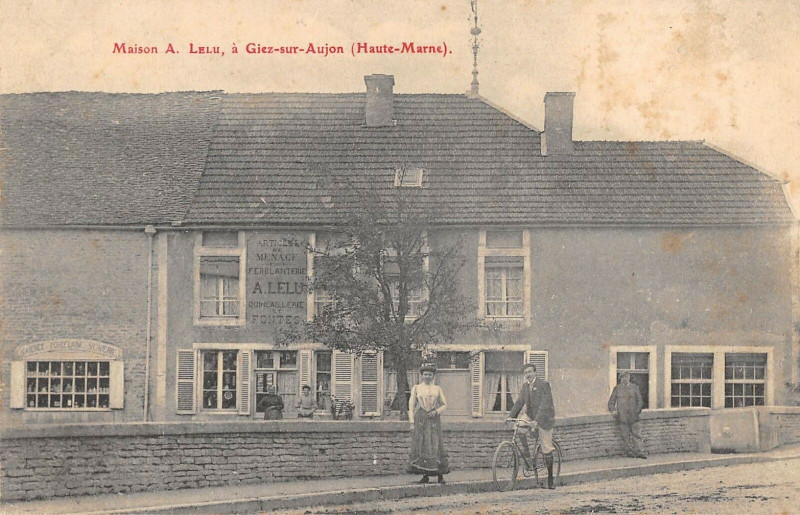 Carte postale ancienne Maison A.lelu A Giez Sur Aujon