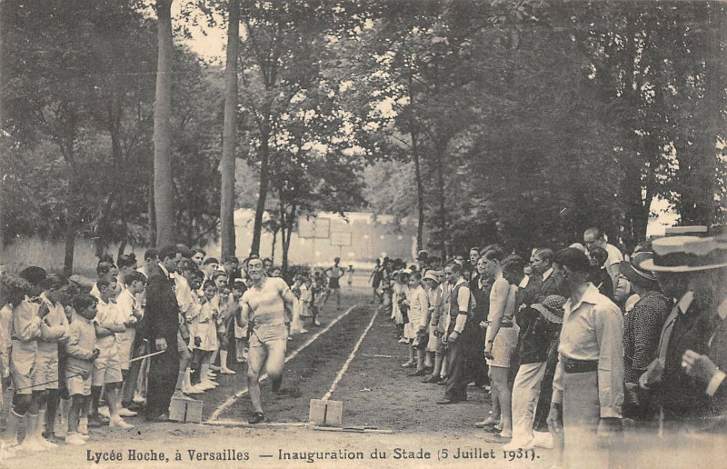 Carte postale ancienne Lycee Hoche A Versailles Inauguration Du Stade Animation (rare Cpa à Versailles