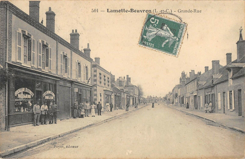 Carte postale ancienne Lamotte Beuvron Grande Rue à Lamotte-Beuvron