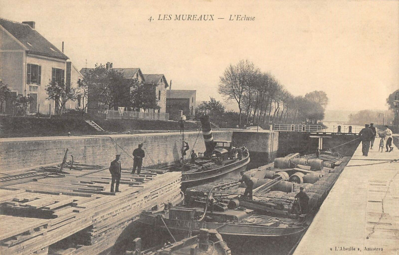 Carte postale ancienne Les Mureaux L'Ecluse aux Mureaux