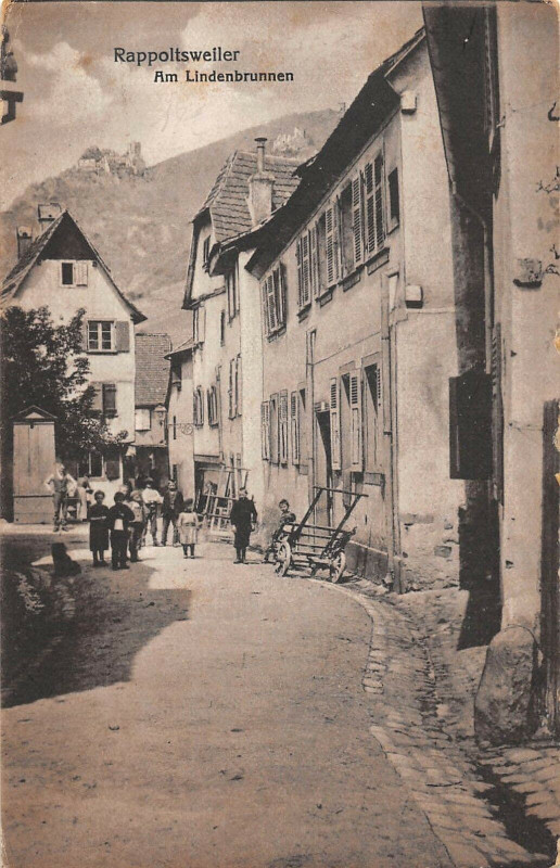Carte postale ancienne Rappoltsweiler Am Lindenbrunnen